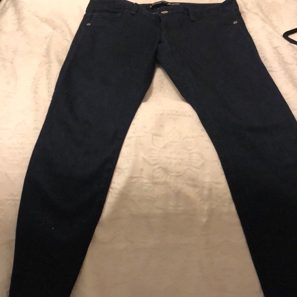 Express Jeans Legging Style Low Rise Jean Size 6 Regular - Picture 1 of 7